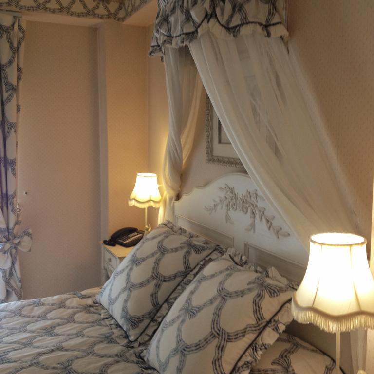 Hostellerie Du Prieure Saint-Prix  Esterno foto
