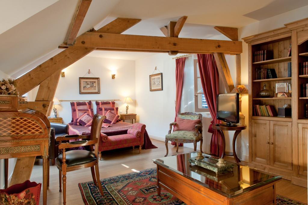 Hostellerie Du Prieure Saint-Prix  Esterno foto