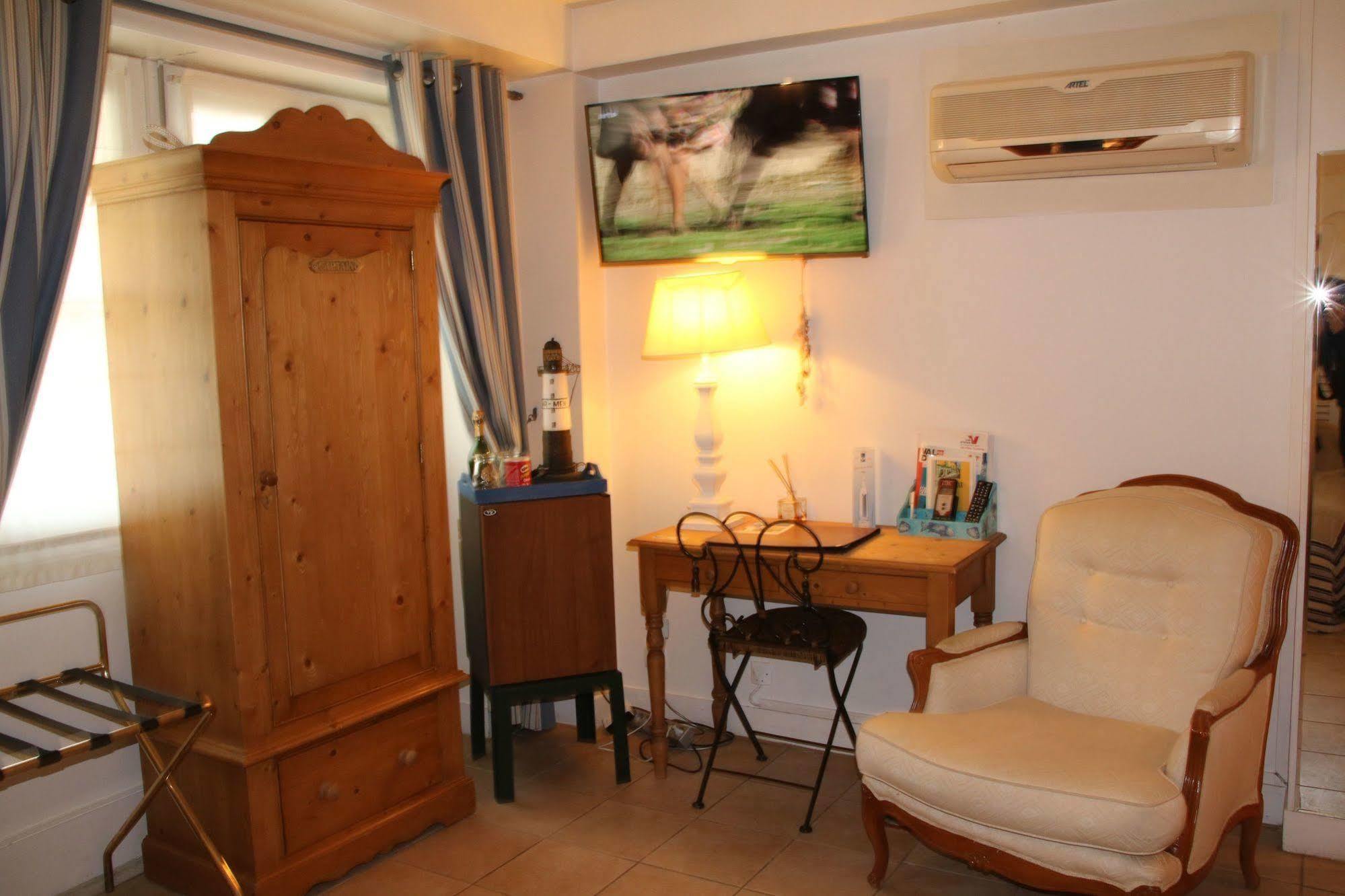 Hostellerie Du Prieure Saint-Prix  Esterno foto