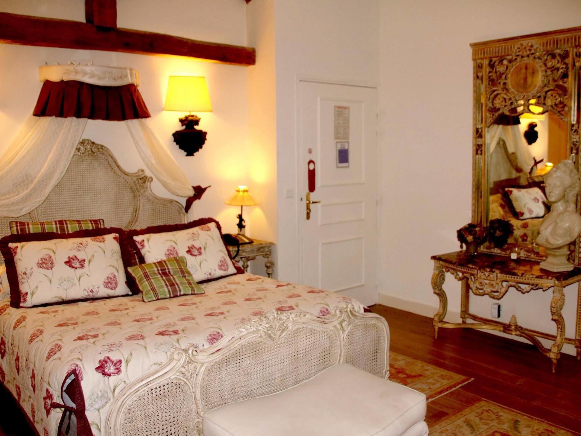 Hostellerie Du Prieure Saint-Prix  Esterno foto